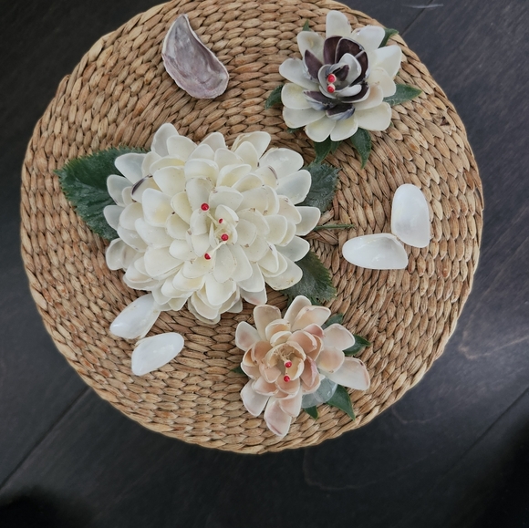 VINTAGE CHINEESE SWEETGRASS BASKET WITH SEASHEELS 1950S - Picture 2 of 4